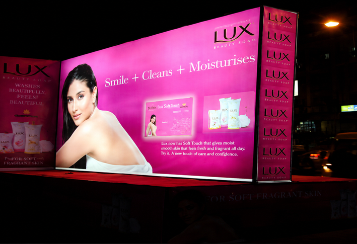 ROADSHOWS & LED VAN ACTIVATIONS