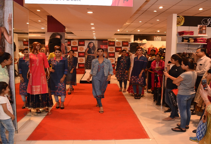 FASHION SHOWS